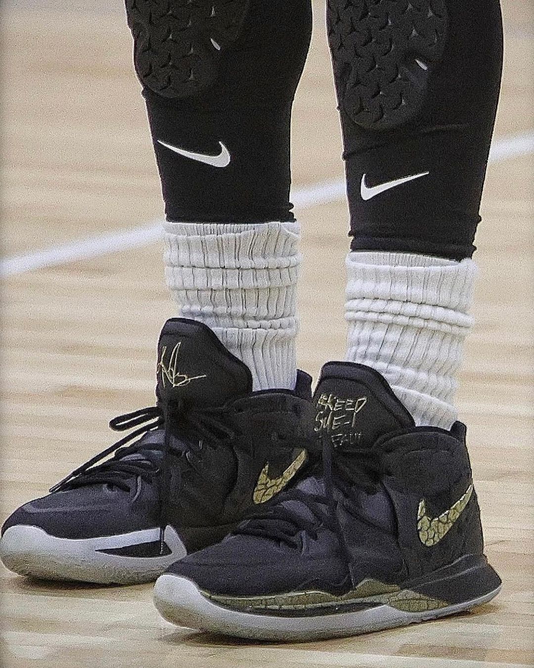 辽宁男篮CBA杯赛连输江苏广州引热议！球迷不满狂刷官媒评论区（CBA杯赛辽宁男篮连败江苏、广州引发热议，球迷不满刷屏官媒评论区）