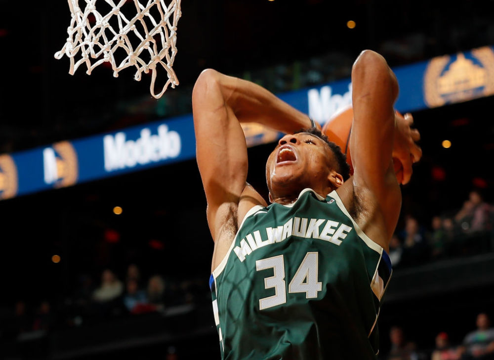 意大利杯尤文2-0乌迪内斯晋级，乔纳森-戴维、洛卡特利建功（意杯尤文2-0淘汰乌迪内斯，乔纳森-戴维与洛卡特利破门）