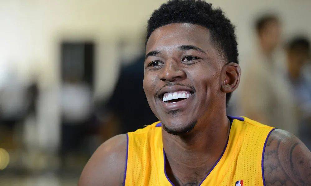 亚冠二级前瞻：万隆平局即可出线，曼谷联提前挺进淘汰赛（亚冠二级前瞻：万隆打平可晋级，曼谷联提前出线）